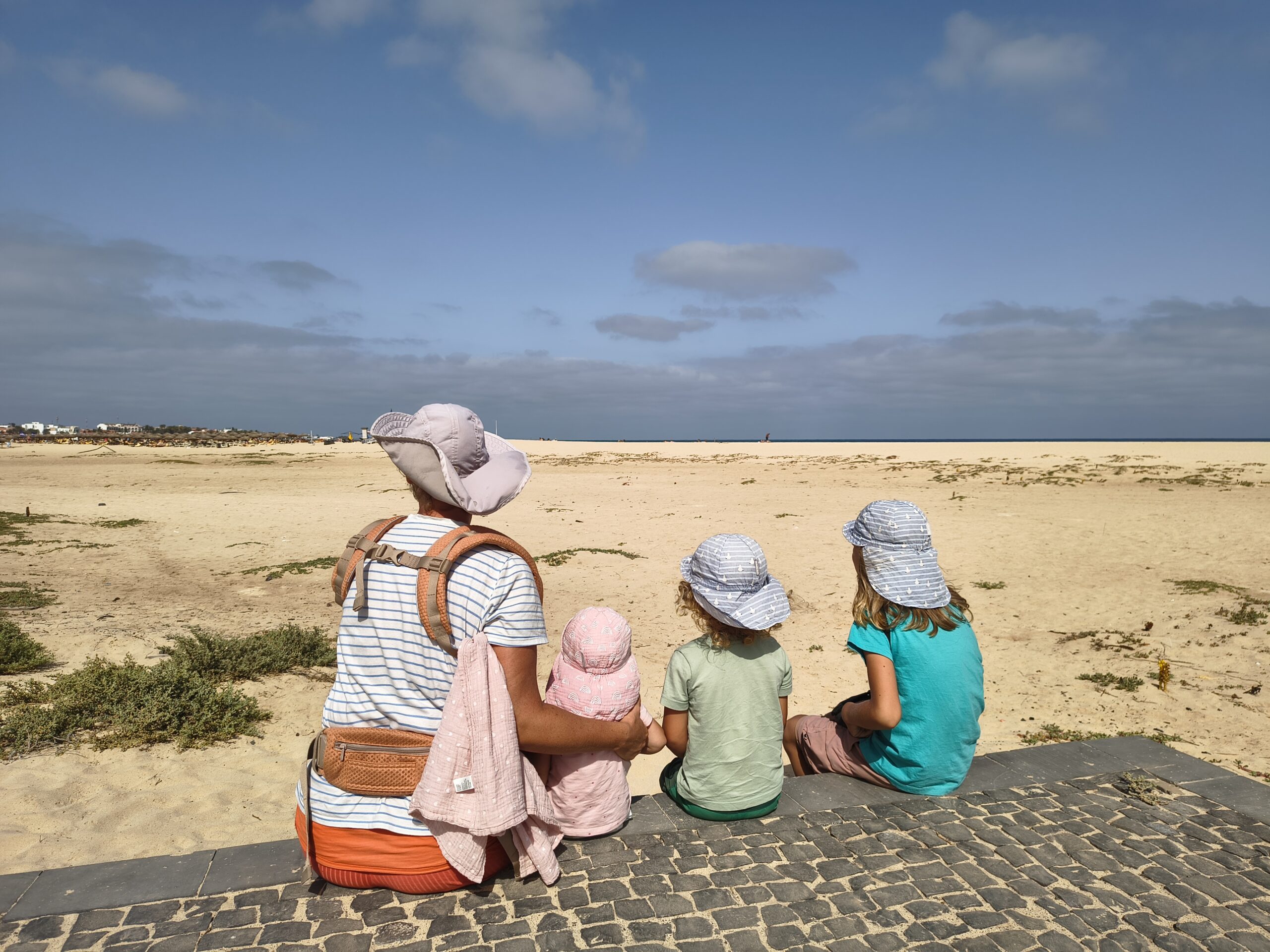 Sal, Kap Verden mit Kindern und Baby
